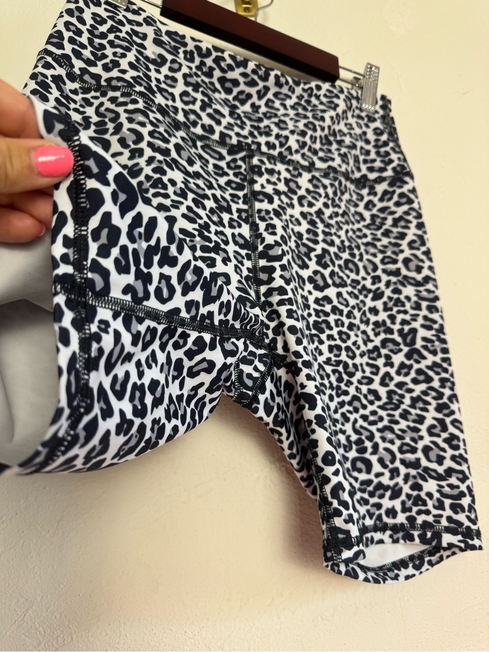 High‎ Rise Bermuda Length Leopard Print Bike Shorts - Picture 2 of 8